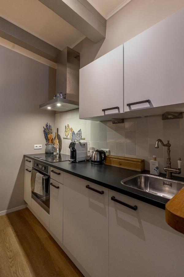 Heritage 17Th Century City Apartment Monsieur Philippe Leeuwarden Exteriör bild